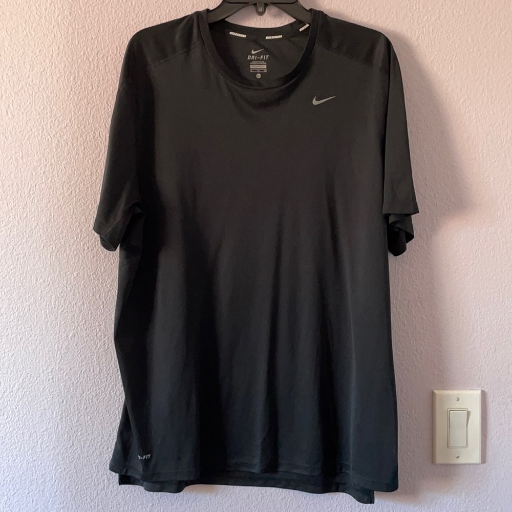 Nike Black Short-Sleeve Dri-FIT Athletic Tee shirt